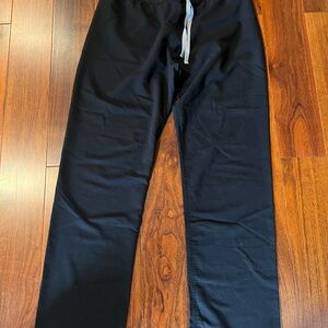 FIGS Livingston Basic Black Scrubs Pants - Women’s Large